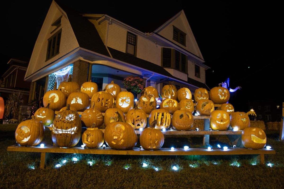 20201028-log-pumpkinhouse-11.jpg