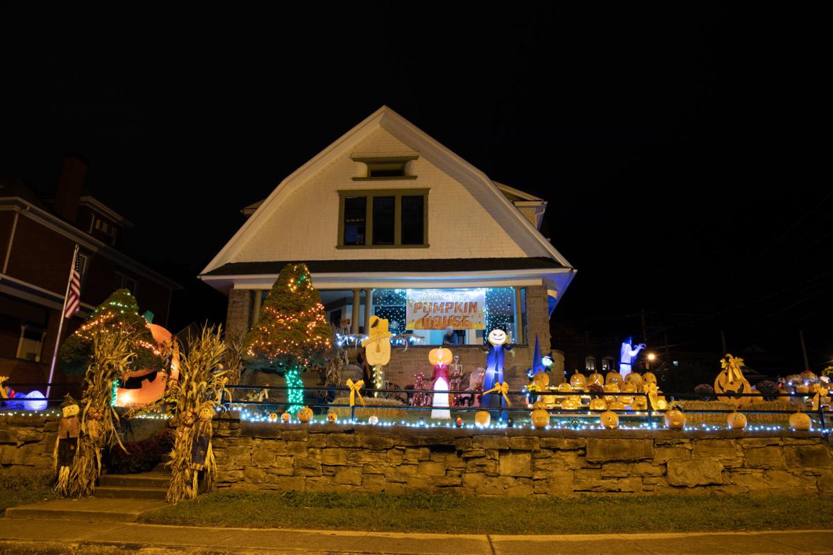 20201028-log-pumpkinhouse-01.jpg