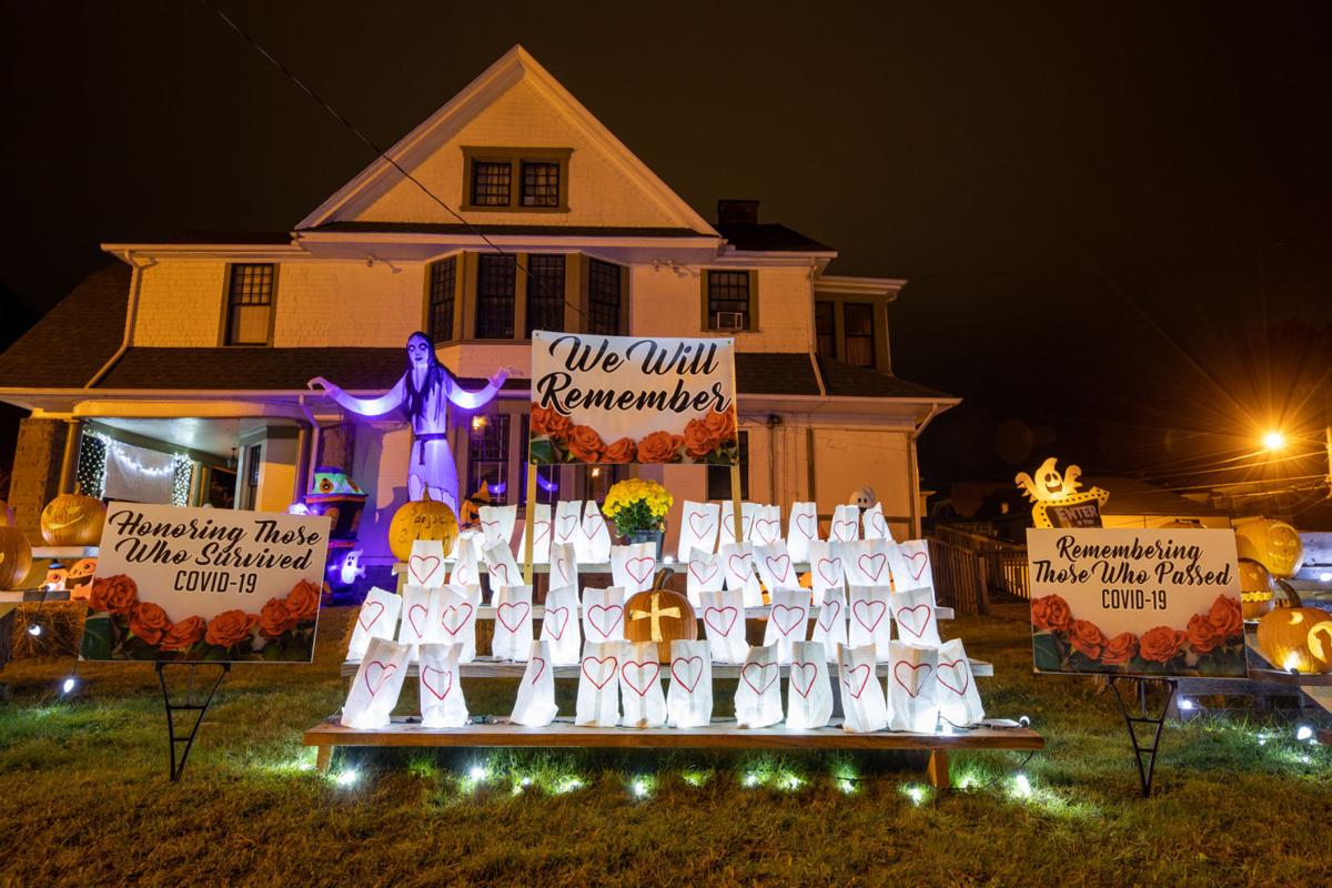 20201028-log-pumpkinhouse-19.jpg
