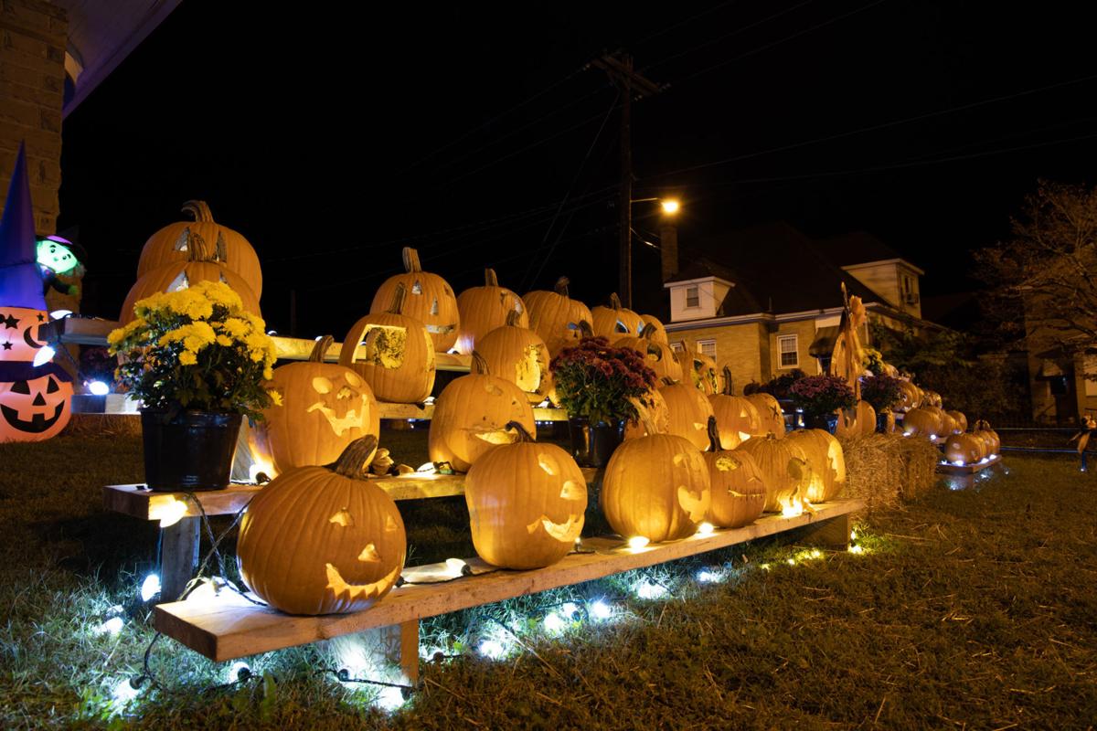20201028-log-pumpkinhouse-06.jpg