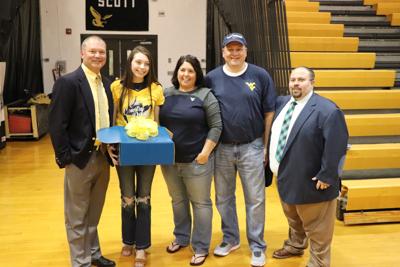 0417_scholarship_97908.JPG