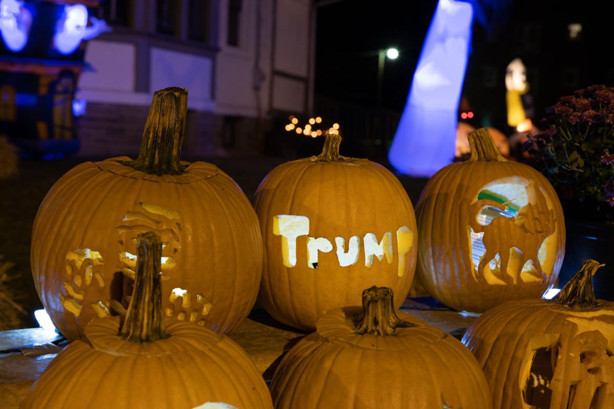 20201028-log-pumpkinhouse-23.jpg