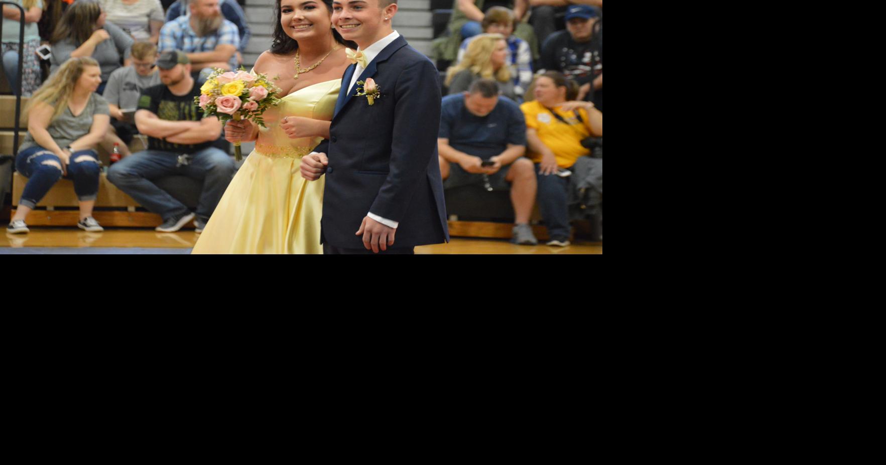 Photos 2018 CRHS prom walk Photos