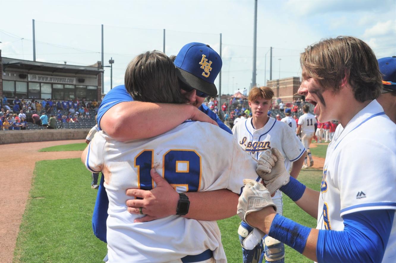 20210630loglogan hoover game Lou Green Konner Lowe celebrate BEST