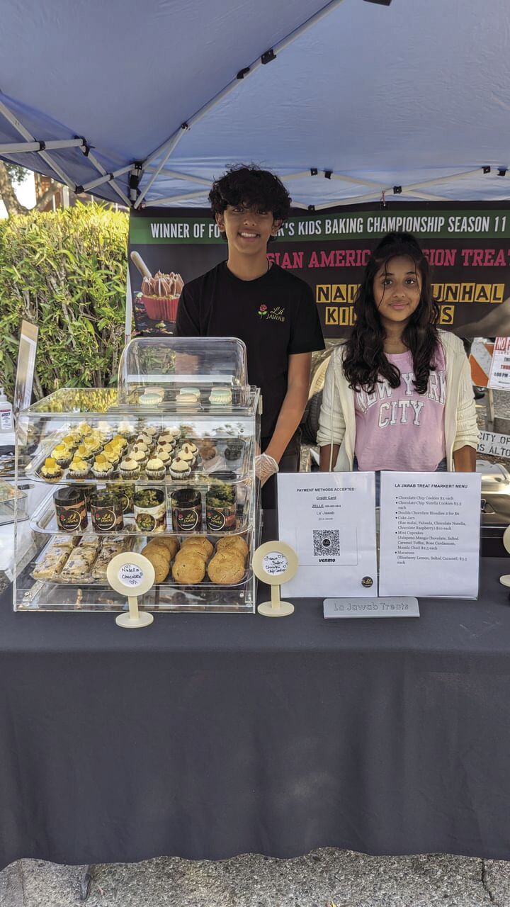 Young friends share experiences to national baking competition