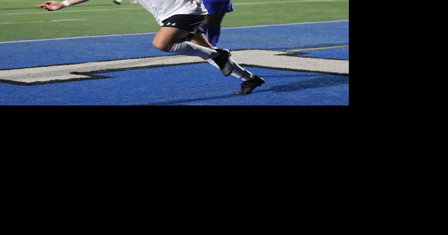 Mountain View soccer sweeps aside Los Altos | Sports | losaltosonline.com