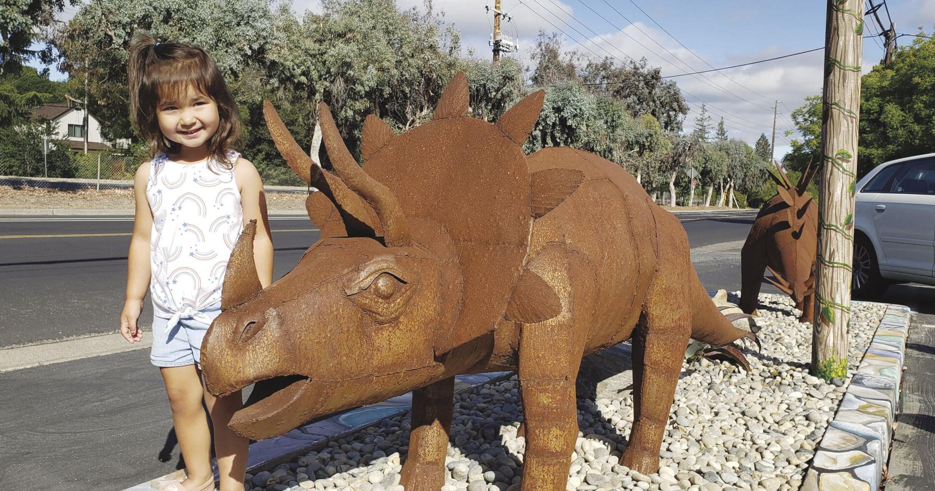 Jurassic parking lot: Dinosaurs decorate Allied Auto Works - Vimarsana News