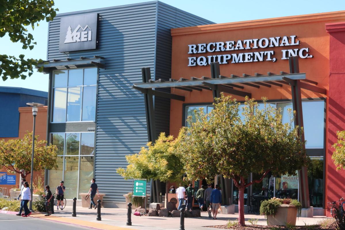 REI Sunnyvale Store - Sunnyvale, CA - Sporting Goods, Camping Gear