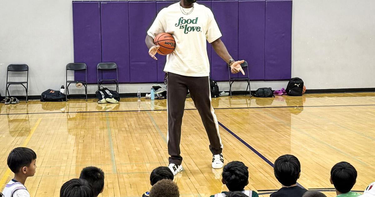 Former Warrior Festus Ezeli visits Warriors Cupertino camp