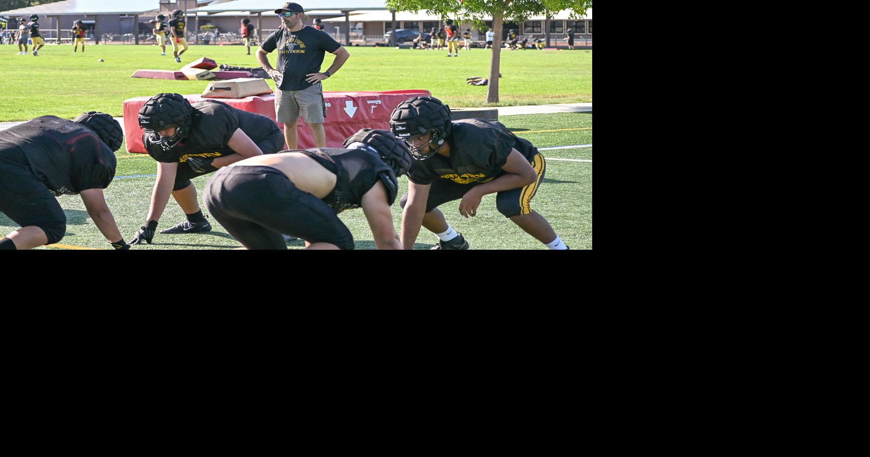 Mountain View football eyes playoffs in tough De Anza Division