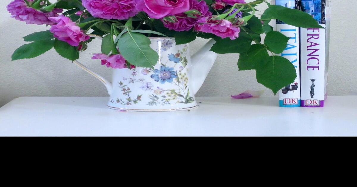 Coming up Roses: Reine des Violettes shines in romantic rose bouquet | Your  Home | losaltosonline.com