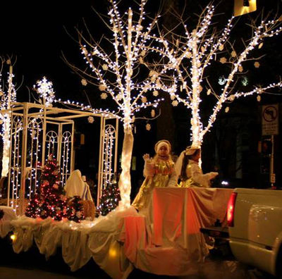 Leesburg Christmas Parade 2022 Due To Wind Advisory, Leesburg Parade Moved To Sunday Night | Entertainment  | Loudountimes.com