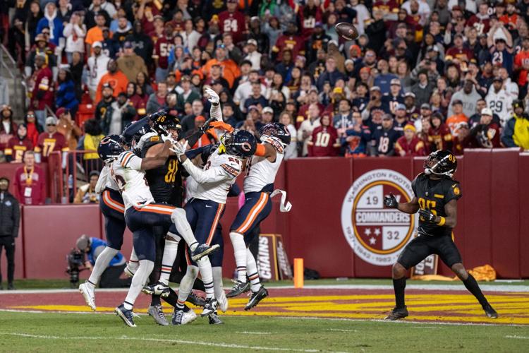 PHOTOS: Last-second Hail Mary lifts Commanders to 18-15 win over Bears ...