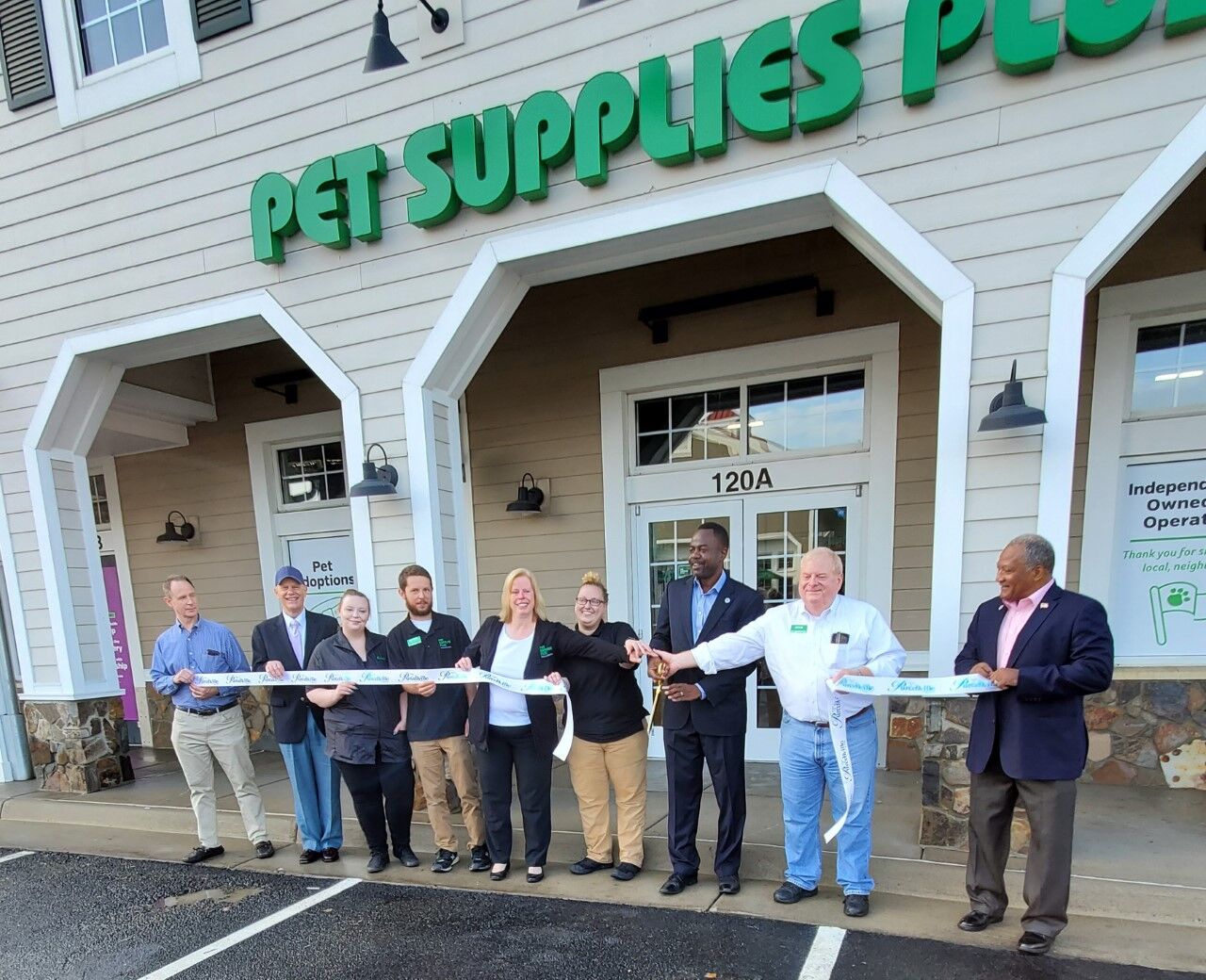 Pet Supplies Plus hosts grand opening in Purcellville News