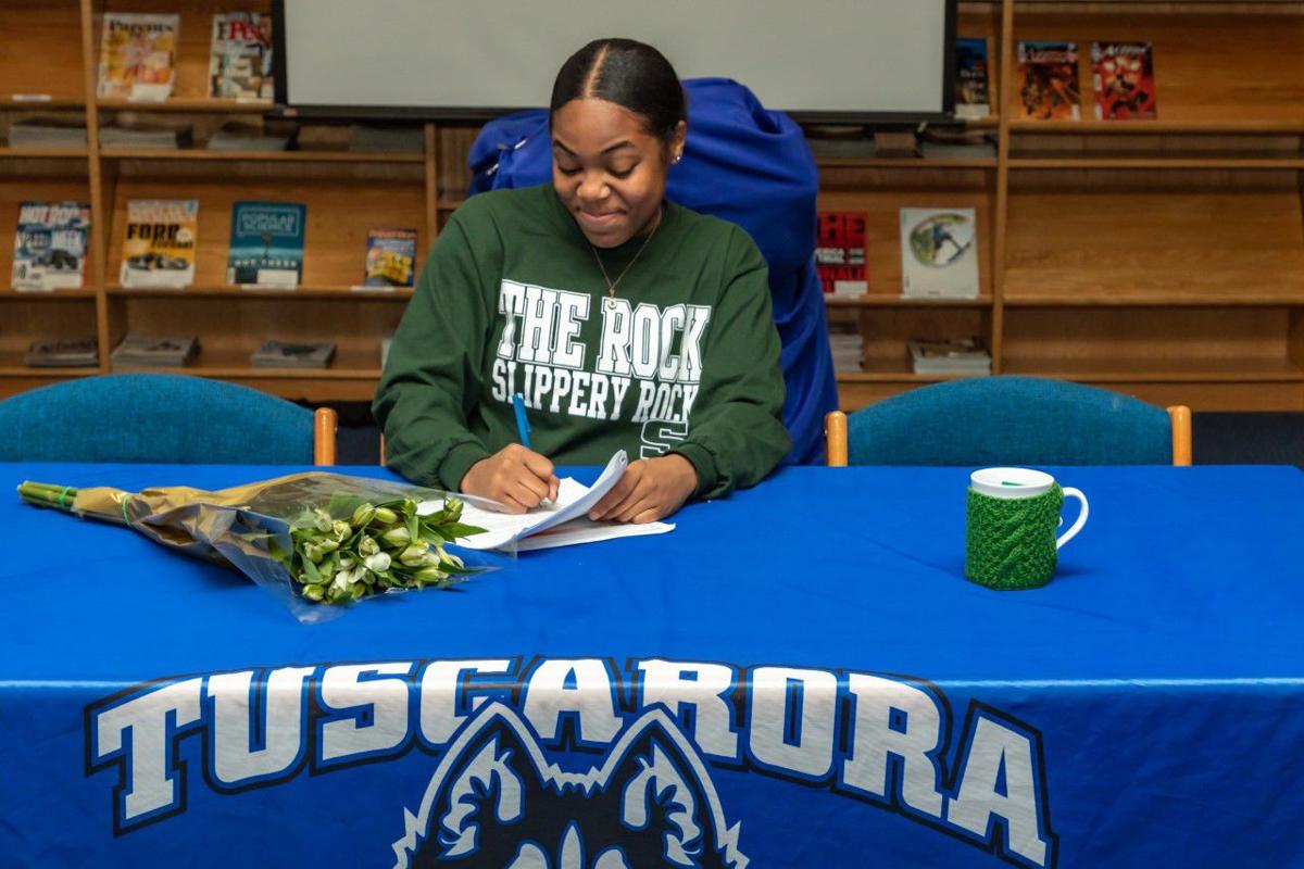 Middleton Signs To Play Basketball At Slippery Rock Sports
