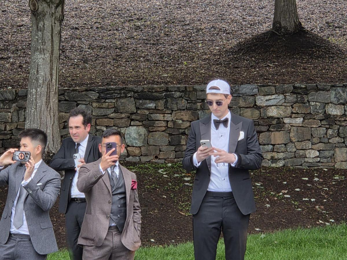 Trump crypto-themed Lowes Island golf club dinner protested | Politics &  Government | loudountimes.com