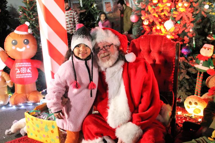 Mobile Hope creates holiday magic for families 1local
