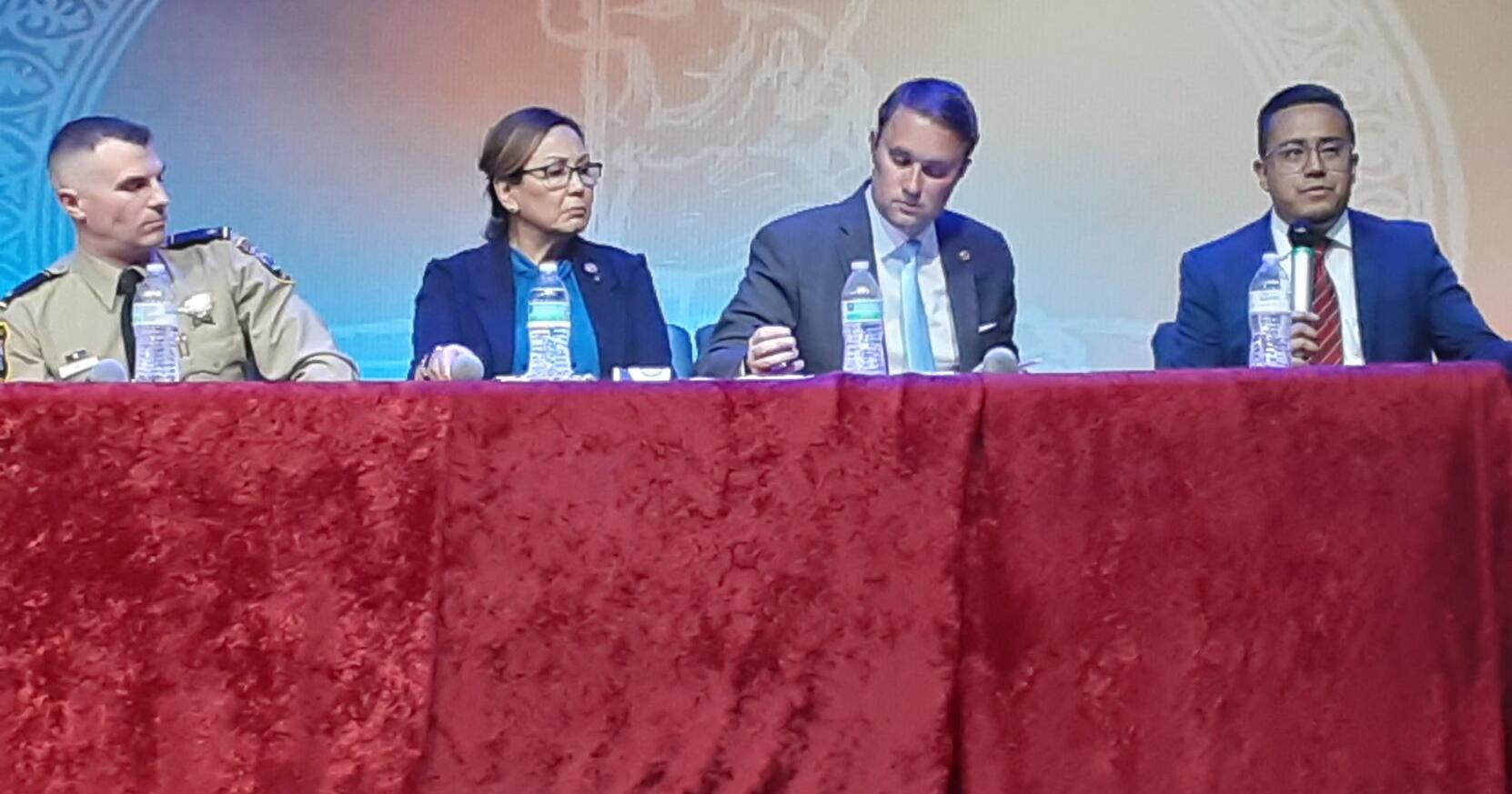 Sterling town hall seeks improved communication between Hispanic community and government officials - Vimarsana News