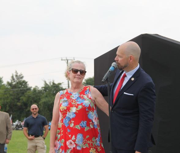 A 9/11 tribute Organizers unveil northern Virginia's first Gold Star