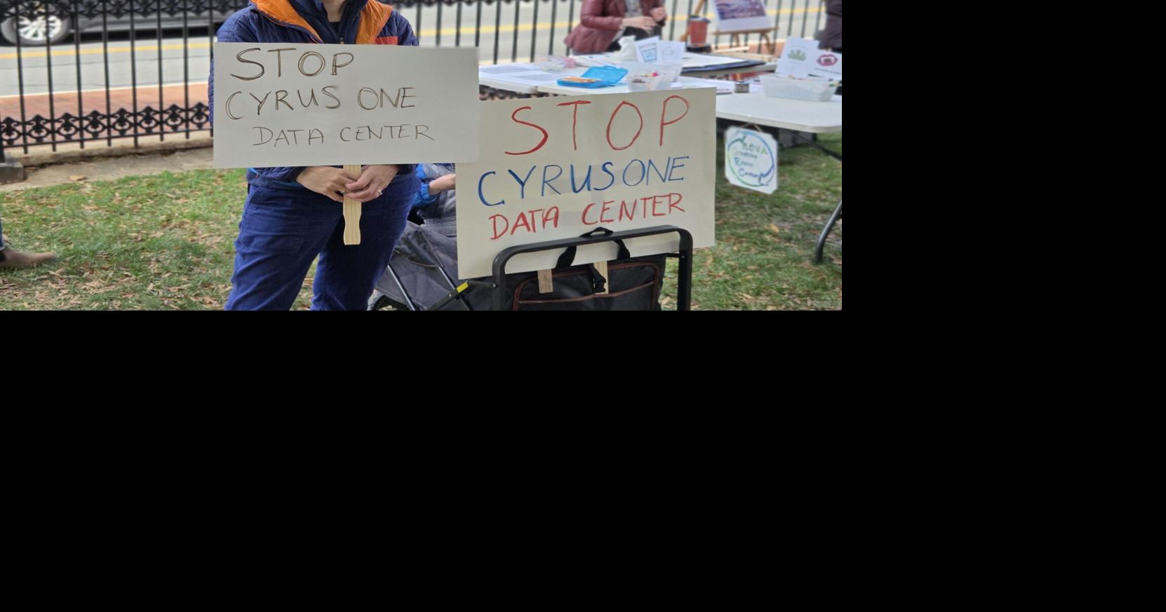 Speakers at Leesburg rally call for statewide data center moratorium