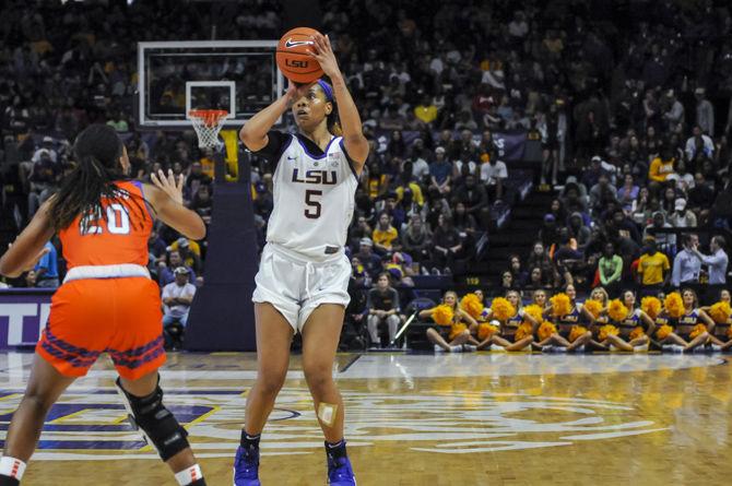 Lsu Womens Basketball Falls 68 61 To Kansas In Secbig 12 Challenge The Daily Reveille 