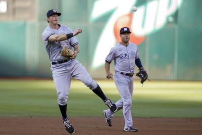 Yankees release former Gold Glove-winning OF