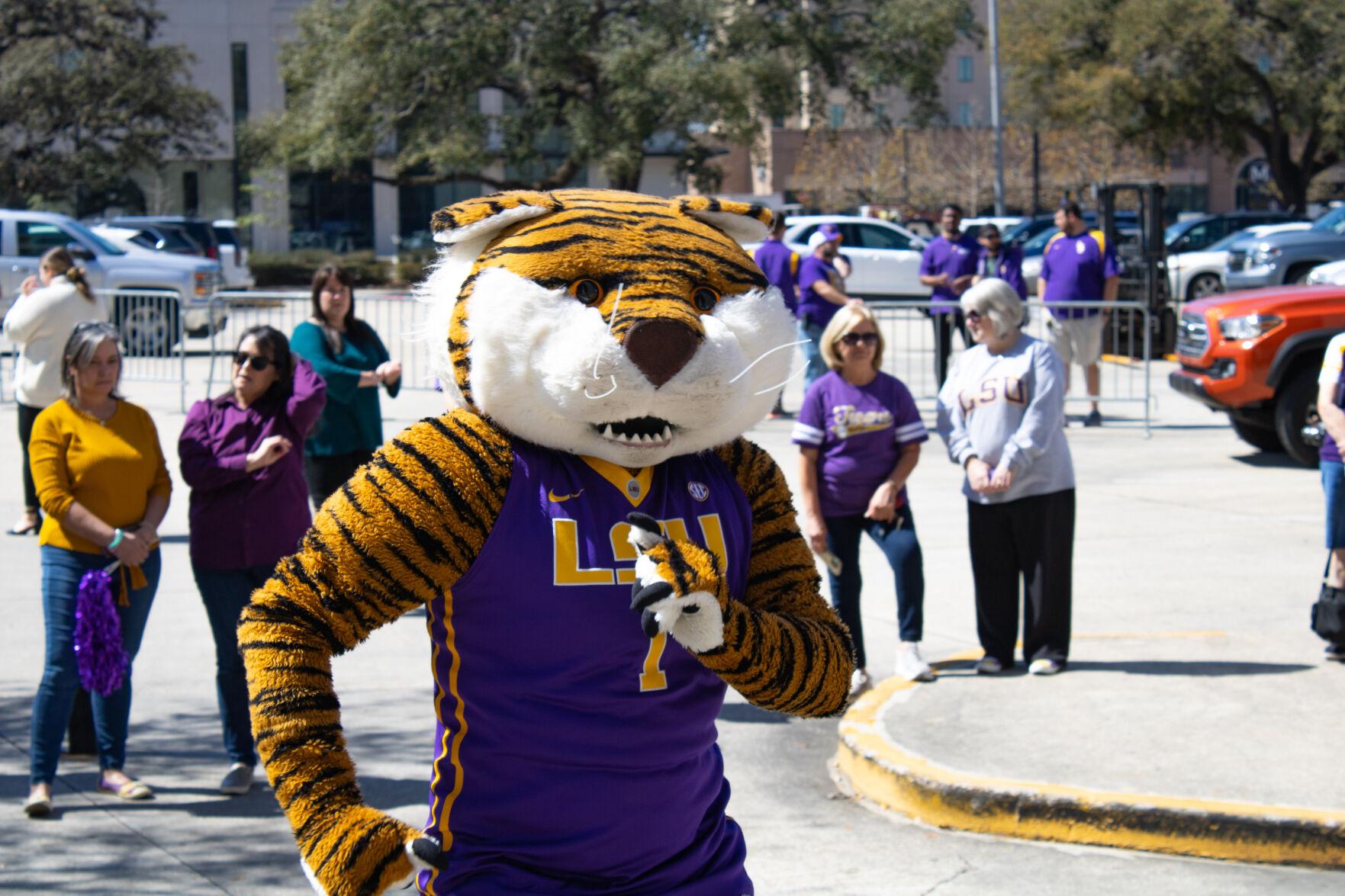 LSU Football lands second commitment for the Class of 2023 in Mac