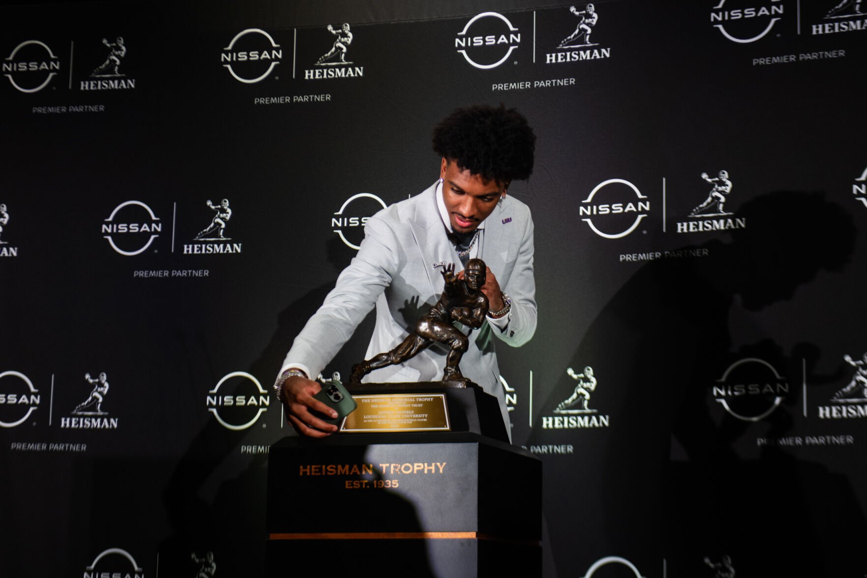 Jayden Daniels Becomes The 2023 Heisman Trophy Winner | Sports ...