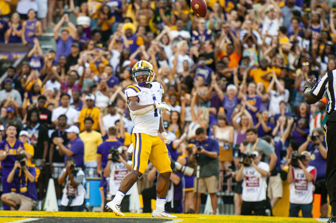 LSU junior wide receiver Ja'Marr Chase (7) sporting his new jersey number  this season..jpg