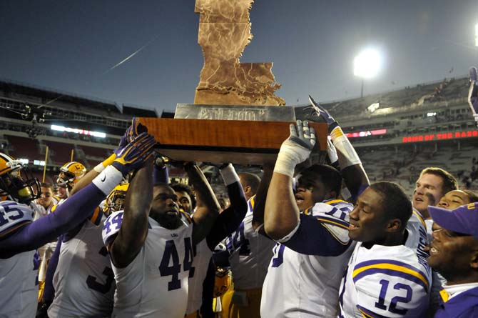 Throwing Away LSU vs. Arkansas Thanksgiving Tradition Is Wrong