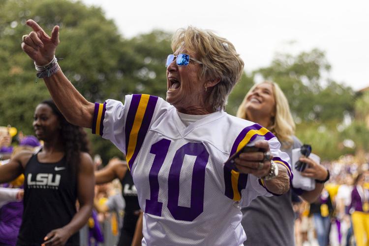 D-D Breaux to remain active at LSU following retirement, legendary coaching  career | Sports 