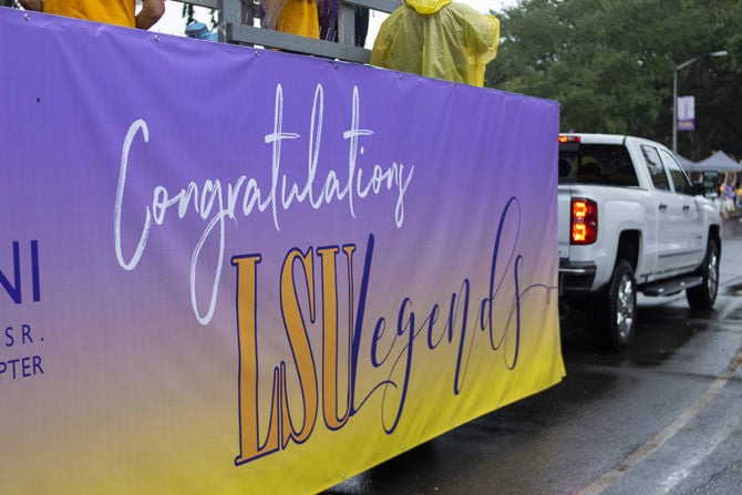 PHOTOS LSU Homecoming Parade Daily Lsureveille Com   5bcb76472702b.image 