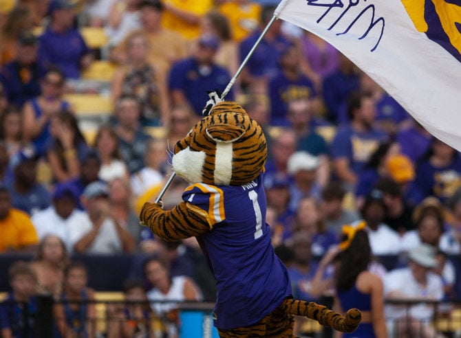 LSU will wear purple jerseys at Vanderbilt