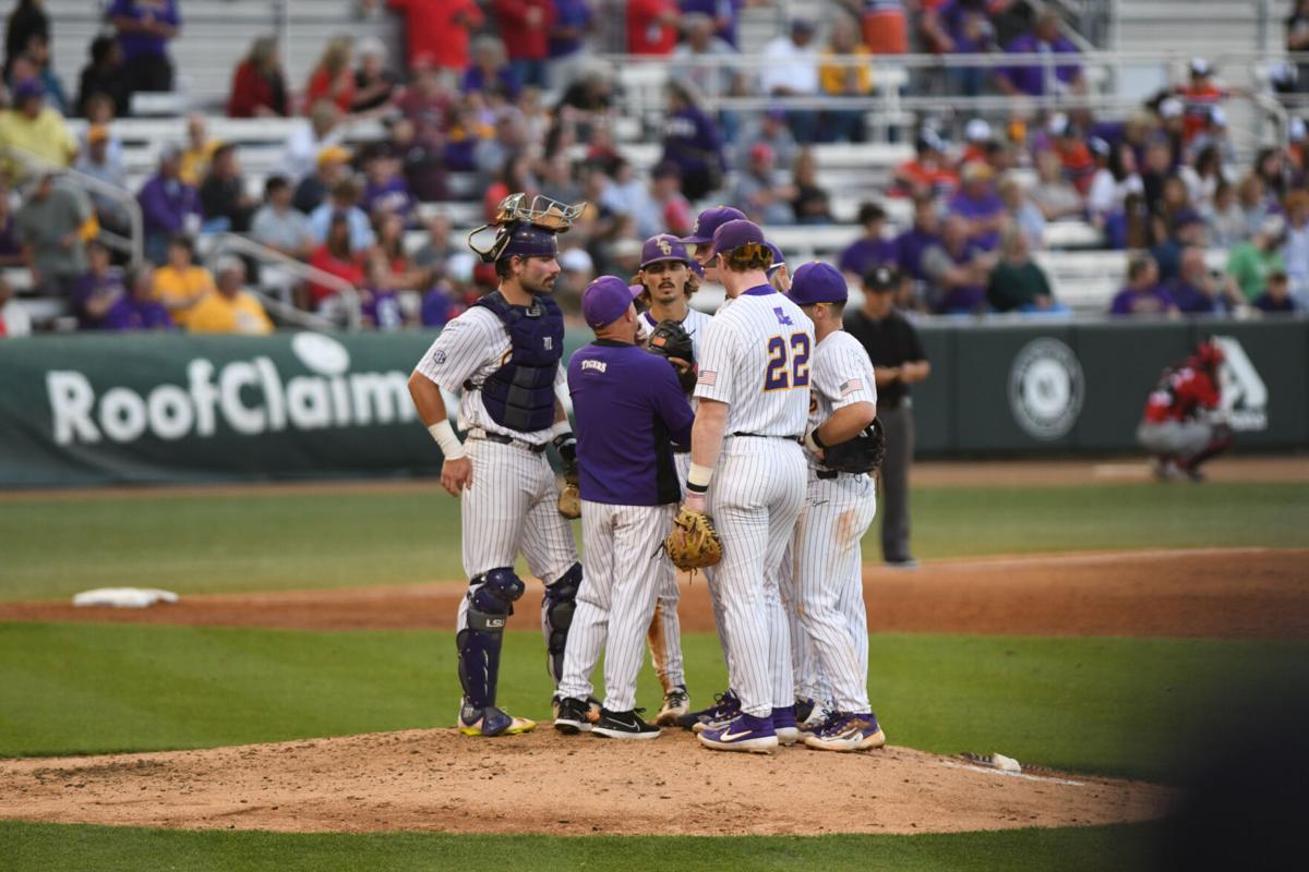 Auburn Baseball Becomes The First Team To Take A Series From No. 1 LSU This  Season