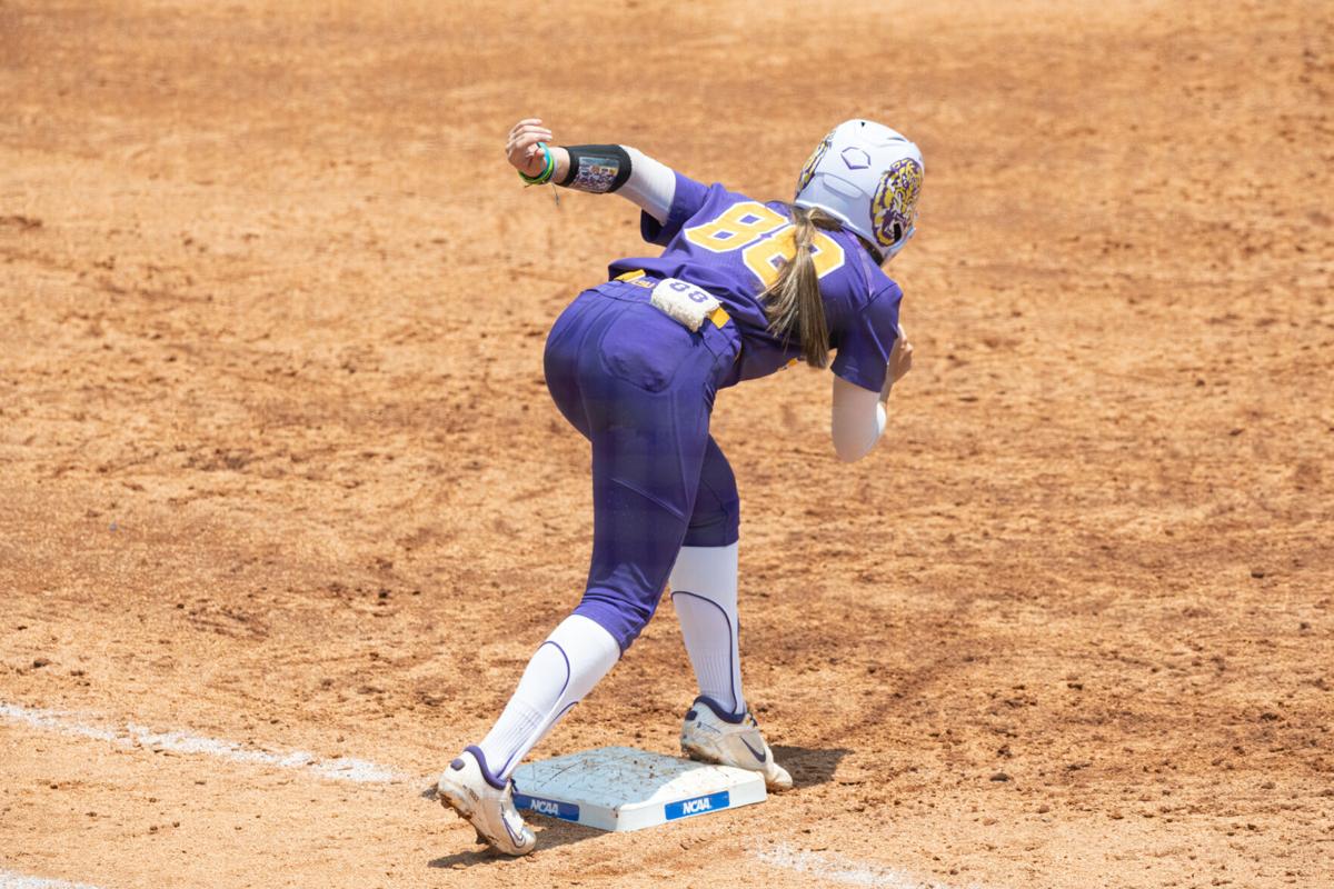 Softball Shuts Out ULL on the Road, 4-0 – LSU