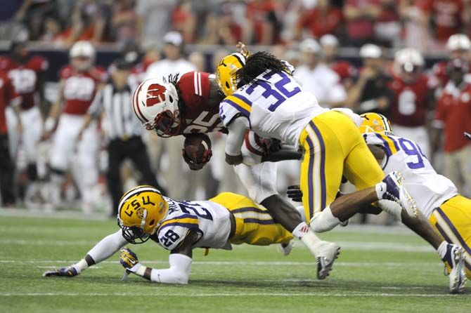 Photo Gallery: LSU Vs Wisconsin 8/31/14 | Multimedia | Lsureveille.com