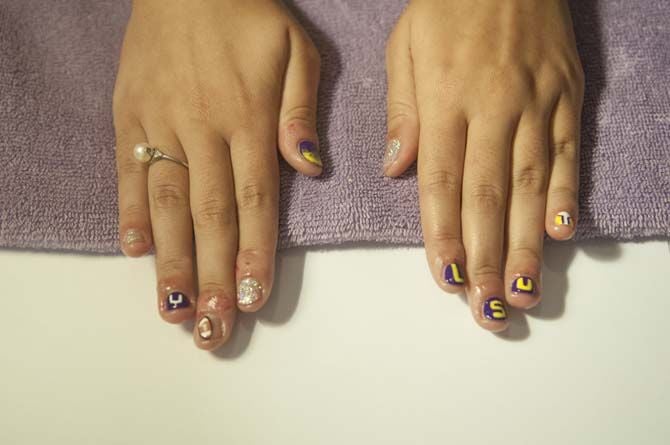 Mad About Nails: Smiley Face Nails!