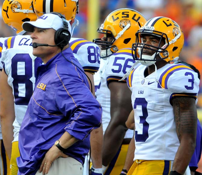 Football: LSU Offense Delivers Punchless Performance In 14-6 Loss At ...