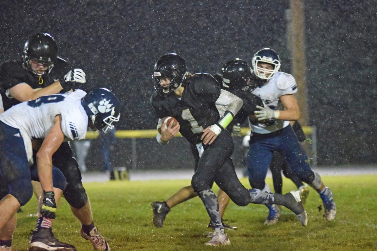 District Football Playoff Preview Sports Lyndentribune Com