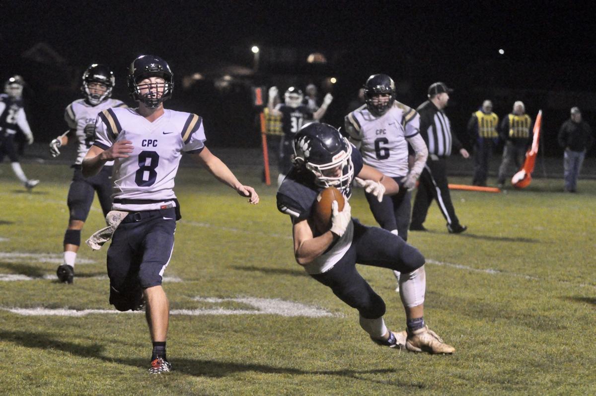 Lyncs Football Dominates In First Round Of Playoffs Sports