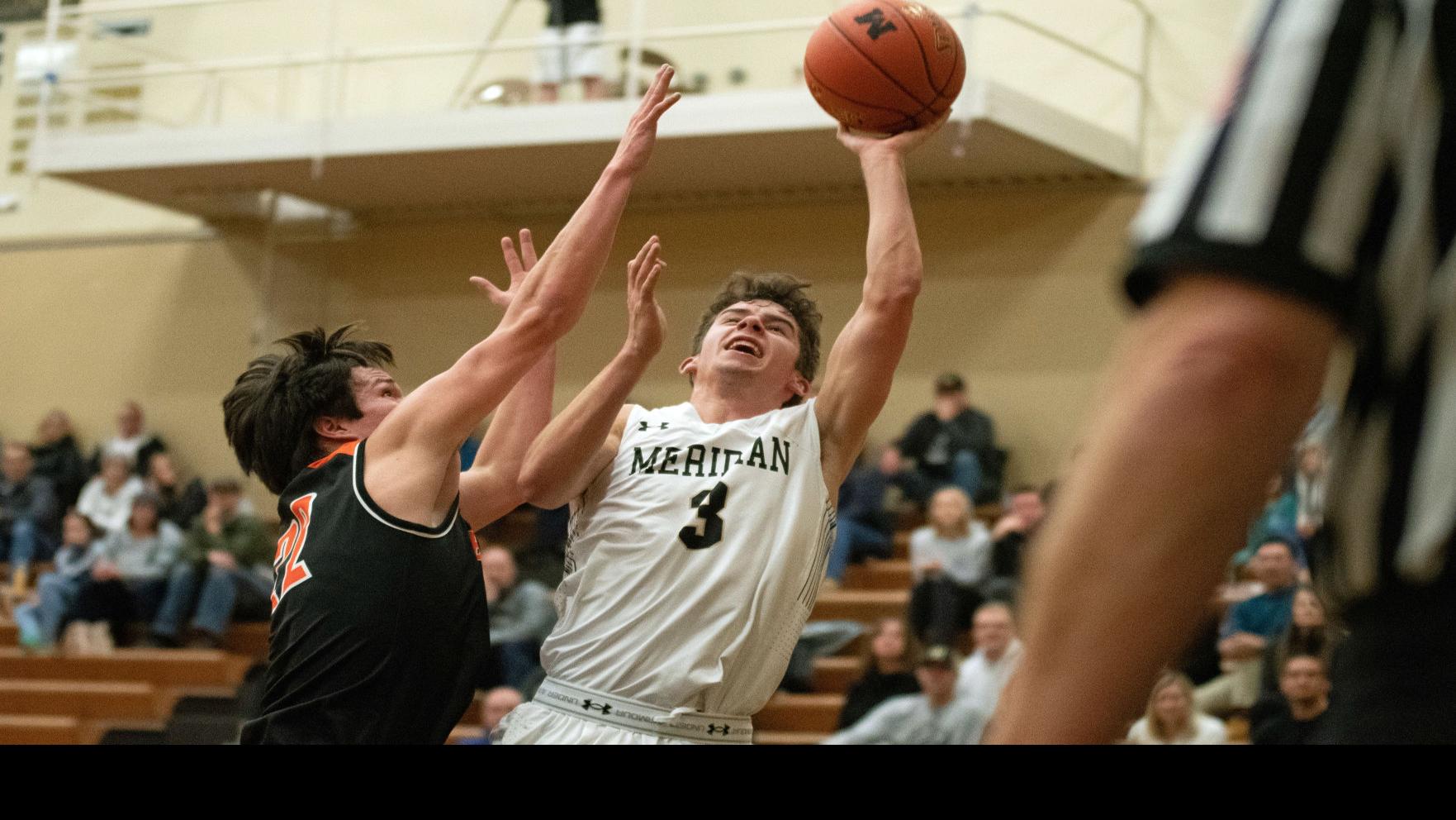 Thursday Boys Basketball Trojans Fend Off Blaine Lc Wins 3rd