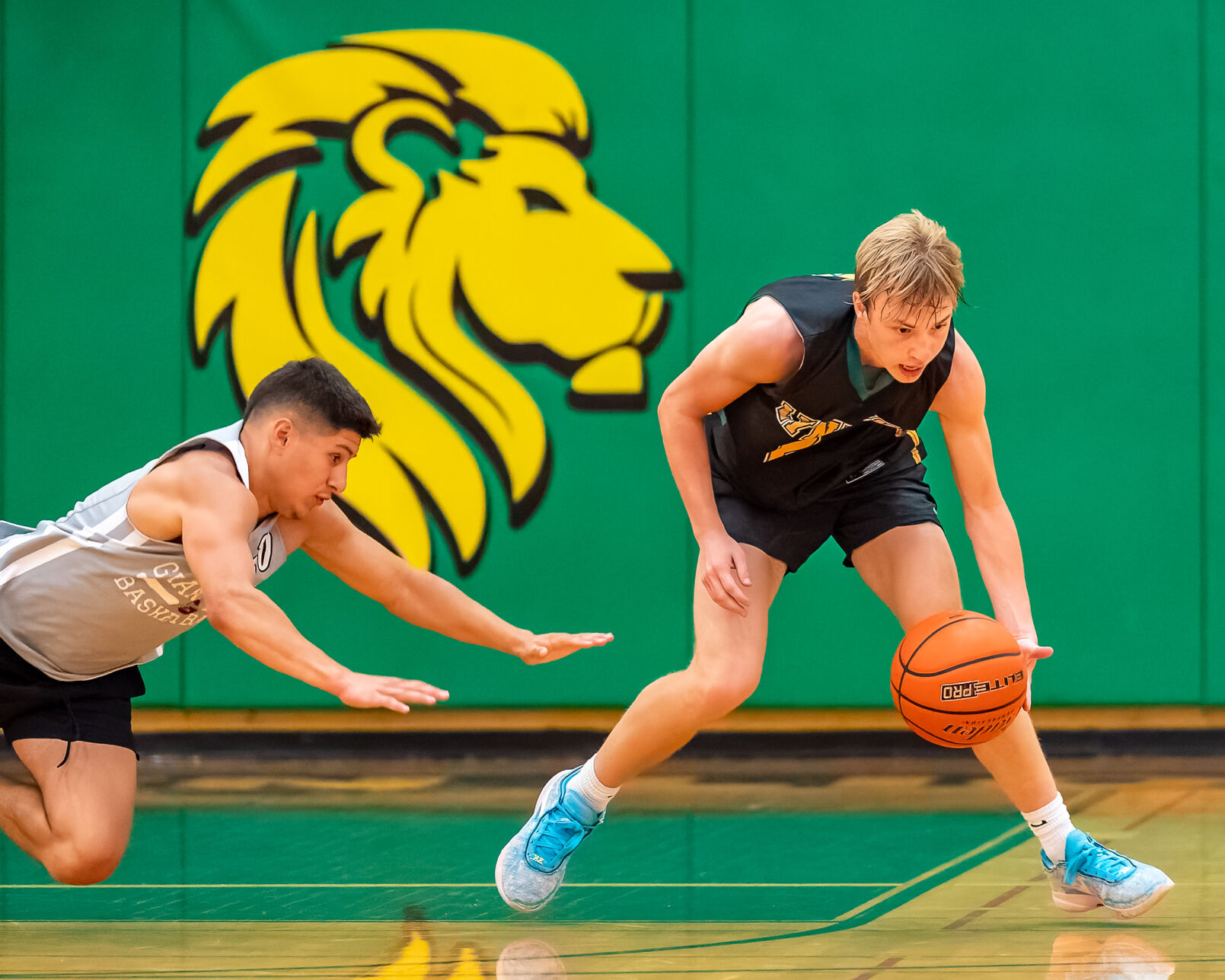 PHOTO GALLERY: Lynden Hosts Green And Gold Basketball Game | Sports ...