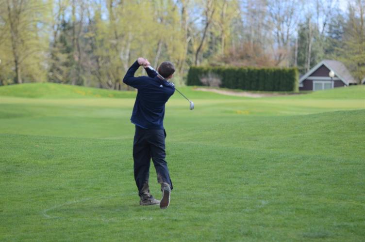 PHOTOS: Lynden vs Lynden Christian boys golf Sports lyndentribune com