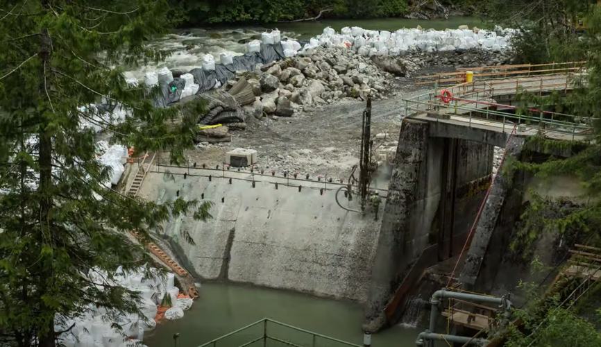 Middle Fork dam site now free-flowing stream | News | lyndentribune.com