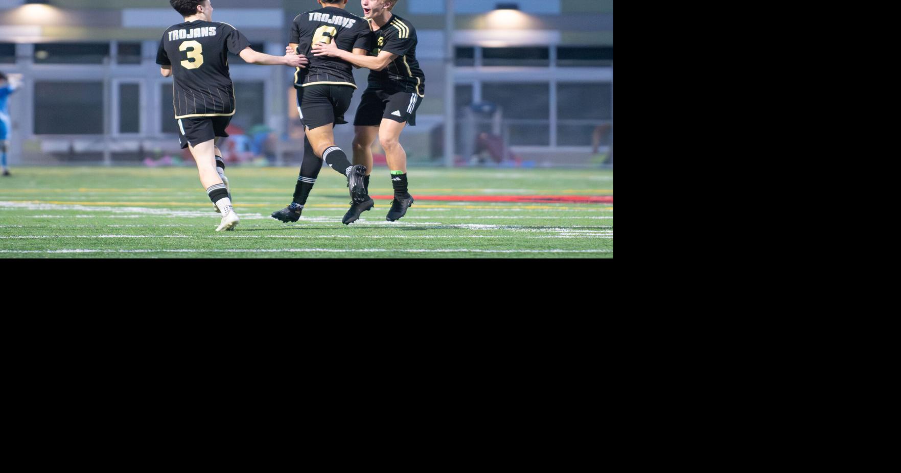 Meridian’s grit stuns Lynden in rainy stalemate | Sports ...