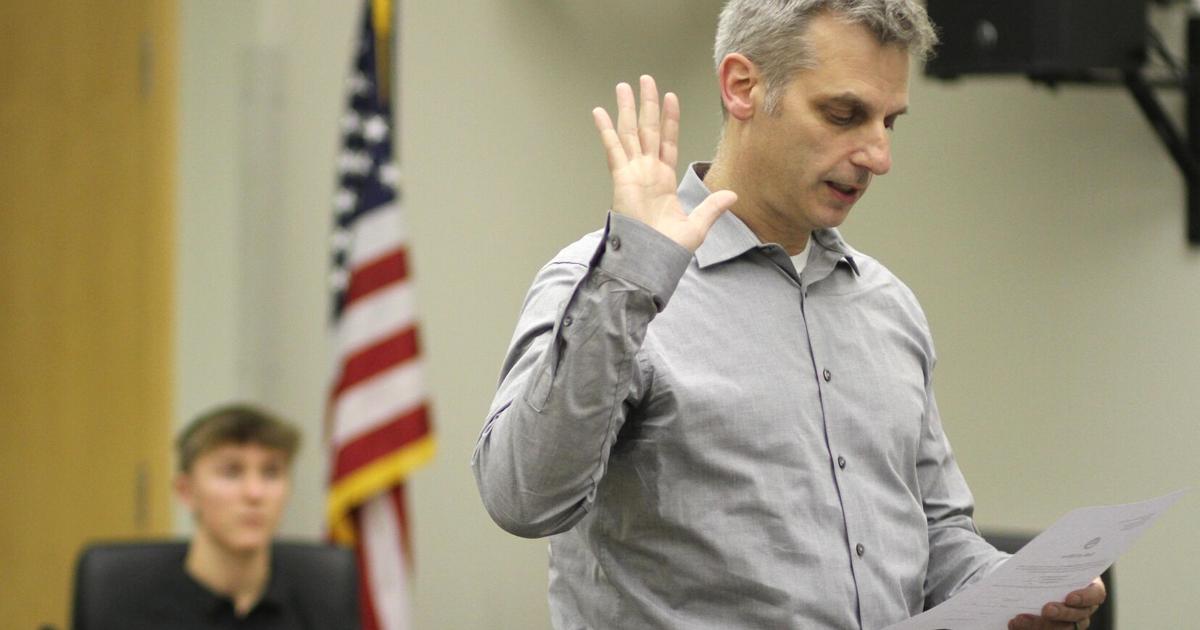 Lynden School District swears in new board members News