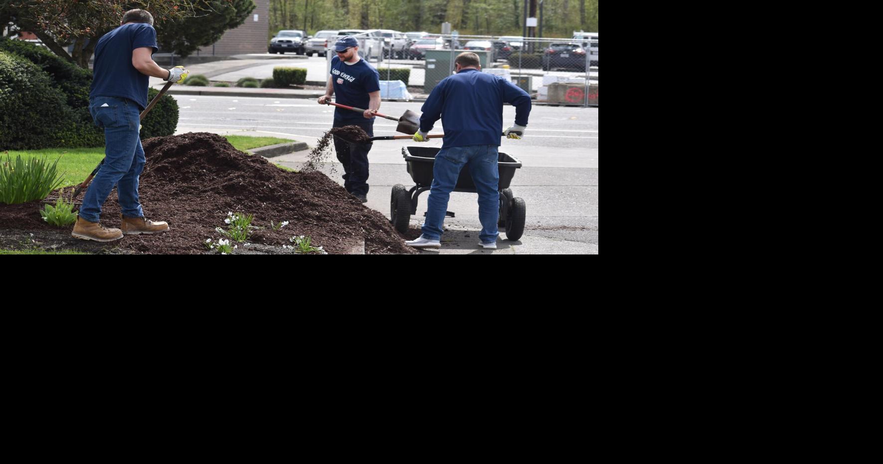 Volunteers bring Good Energy to downtown Ferndale (with photo gallery)