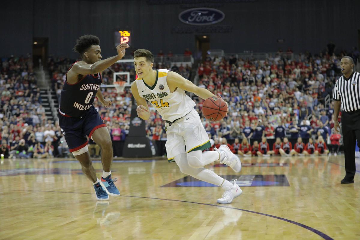 Undrafted Daulton Hommes Gets A Shot With Milwaukee Bucks Sports