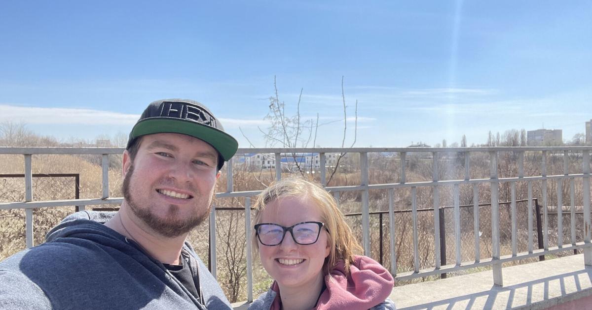 Abenteuer in Moldawien: Der örtliche Pastor Brian Stuart und seine Tochter Elli helfen Flüchtlingen in den Frühlingsferien – Lynden Tribune Abenteuer in Moldawien: Der örtliche Pastor Brian Stuart und seine Tochter Elli helfen Flüchtlingen in den Frühlingsferien – Lynden Tribune