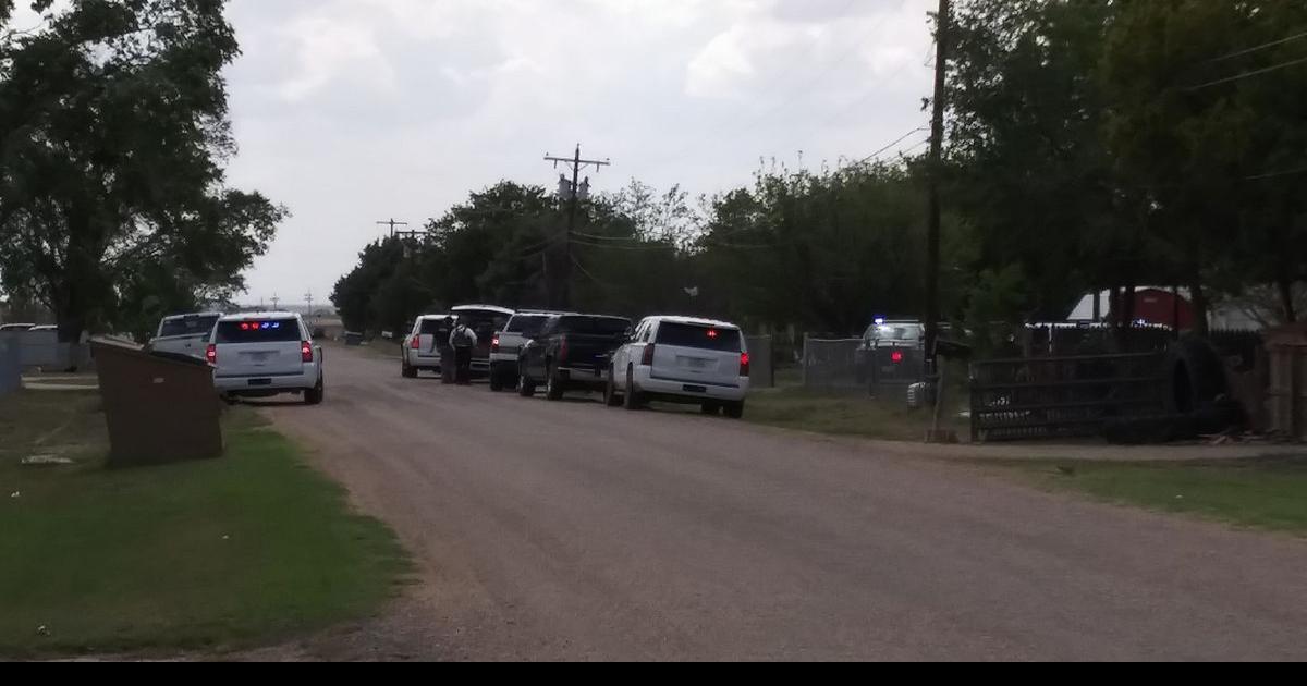 SWAT, Sheriff's Office called to home north of Shallowater after